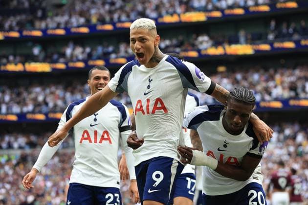 Tottenham Hotspur v Burnley Premier League 16 08 2025. GOAL CELEBRATION Tottenham Hotspur Forward Richarlison (9) makes it 2-0 during the Premier League match between Tottenham Hotspur and Burnley at Tottenham Hotspur Stadium, London, United Kingdom on 16 August 2025. London Tottenham Hotspur Stadium London United Kingdom Editorial use only DataCo restrictions apply See www.football-dataco.com , Copyright: xChrisxFoxwellx PSI-22600-0068