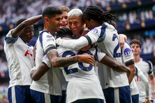 Premier League Tottenham Hotspur v Burnley Richarlison of Tottenham Hotspur celebrates his goal with teammates to make it 2-0 during the Premier League match Tottenham Hotspur vs Burnley at Tottenham Hotspur Stadium, London, United Kingdom, 16th August 2025 (Photo by Izzy Poles News Images) London Tottenham Hotspur Stadium United Kingdom Copyright: xIzzyxPoles NewsxImagesx