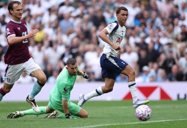 London, England, 16th August 2025. Brennan Johnson of Tottenham Hotspur scores to make it 3-0 during the Tottenham Hotspur vs Burnley Premier League match at the Tottenham Hotspur Stadium, London. Picture credit should read: Paul Terry Sportimage EDITORIAL USE ONLY. No use with unauthorised audio, video, data, fixture lists, club league logos or live services. Online in-match use limited to 120 images, no video emulation. No use in betting, games or single club league player publications. SPI_032_PT_Tottenham_Burnley SPI-4069-0032