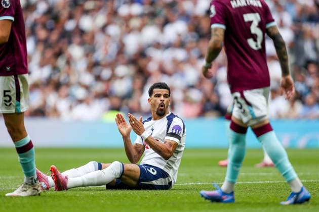 Premier League Tottenham Hotspur v Burnley Dominic Solanke of Tottenham Hotspur reacts after a missed chance during the Premier League match Tottenham Hotspur vs Burnley at Tottenham Hotspur Stadium, London, United Kingdom, 16th August 2025 (Photo by Izzy Poles News Images) London Tottenham Hotspur Stadium United Kingdom Copyright: xIzzyxPoles NewsxImagesx