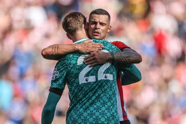 Premier League Sunderland v West Ham United Robin Roefs of Sunderland embraces Granit Xhaka of Sunderland after the game during the Premier League match Sunderland vs West Ham United at Stadium Of Light, Sunderland, United Kingdom, 16th August 2025 (Photo by Alfie Cosgrove News Images) Sunderland Stadium Of Light Tyne and Wear United Kingdom Copyright: xAlfiexCosgrove NewsxImagesx