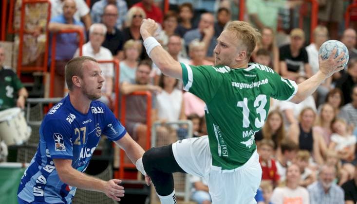 16.08.2025, xfsx, Herren, Handball, Saison 2025 2026, DHB-Pokal, 1. Runde: Woelfe Wuerzburg - TV Grosswalstadt v.li.: Mario Stark (TV Grosswallstadt), Joel Mauch (Woelfe Wuerzburg) Rimpar Dreifachsporthalle Bayern Deutschland