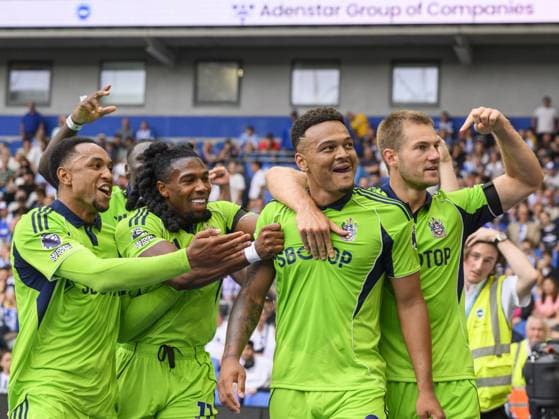 Brighton, England, August 16, 2025: Fulham s Rodrigo Muniz (centre right) celebrates with team-mates after scoring his side s equalising goal to make the score 1-1 during the Premier League match between Brighton and Hove Albion and Fulham at the American Express Stadium. Copyright: xx Sportspressphoto_SPR11285