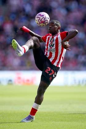 Sunderland v West Ham United - Premier League Noah Sadiki of Sunderland on the ball during the Premier League match between Sunderland and West Ham United at Stadium of Light on August 16, 2025 in Sunderland, England. Sunderland Stadium of Light England United Kingdom Copyright: xEdxSykes Sportsphoto APLx 14132912