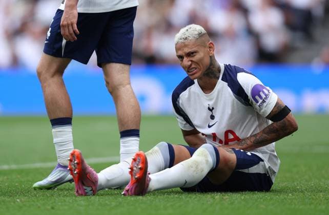 London, England, 16th August 2025. Richarlison of Tottenham Hotspur looks to be in discomfort during the Tottenham Hotspur vs Burnley Premier League match at the Tottenham Hotspur Stadium, London. Picture credit should read: Paul Terry Sportimage EDITORIAL USE ONLY. No use with unauthorised audio, video, data, fixture lists, club league logos or live services. Online in-match use limited to 120 images, no video emulation. No use in betting, games or single club league player publications. SPI_050_PT_Tottenham_Burnley SPI-4069-0050