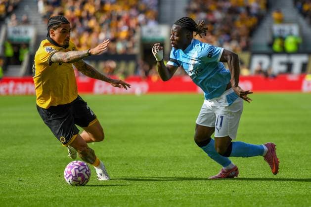 Wolverhampton Wanderers v Manchester City Premier League JÃ rÃ my Doku of Manchester City crosses the ball during the Premier League match at Molineux, Wolverhampton UK Newspapers OUT Copyright: xKarlxVallantinex FIL-22109-0026