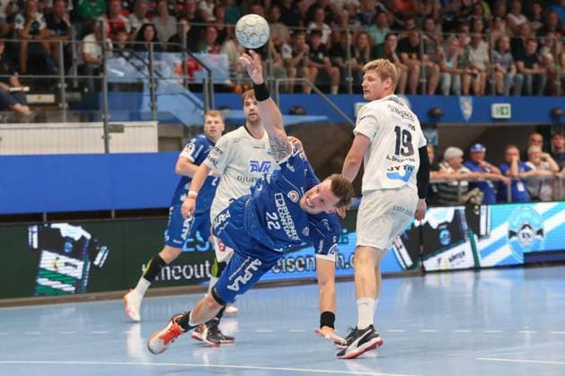16.08.2025, xgox,Handball - Wartburg Cup Skanderborg Handbold - TBV Lemgo-Lippe emspor, v.l. Adam Nyfjaell (Lemgo, 22) wirft Tor, Torschuetze, erzielt Tor, Treffer, scores the goal Eisenach