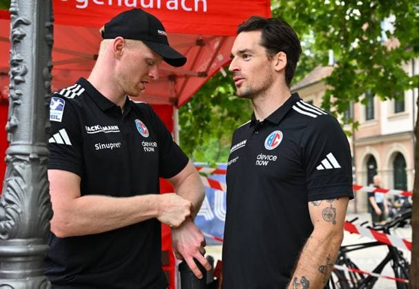 16.08.2025 - Handball - 1. Bundesliga - Saison 2025 2026 - HC Erlangen HCE - Veranstaltung Saisoneröffnung - - xwoxzix - Sebastian Firnhaber (18, HC Erlangen HCE ) Ole Rahmel ( Sportmanager HC Erlangen HCE )