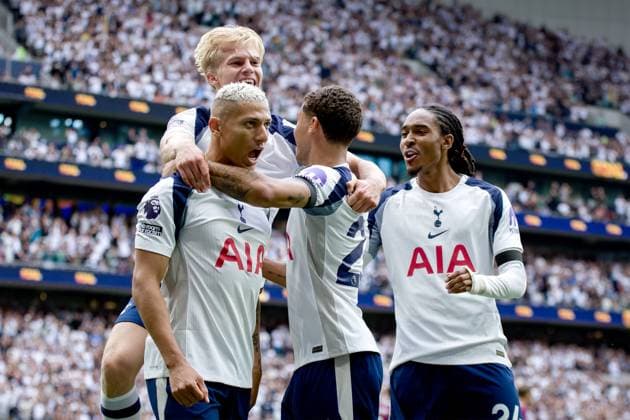 London, England, August 16 2025: Richarlison (9 Tottenham Hotspur) celebrates goal with the team during the Premier League game between Tottenham Hotspur and Burnley at Tottenham Hotspur Stadium in London, England. (Photo by Pedro Porru Sports Press Photo SPP) Copyright: xx Sportspressphoto_SPR11373