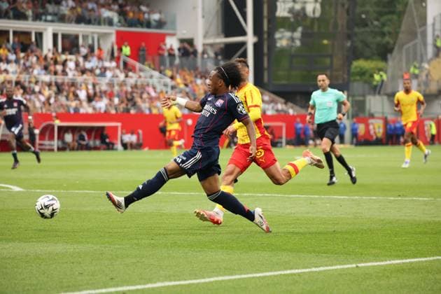 FOOTBALL : RC Lens vs Olympique Lyonnais - Ligue 1 J1 - 16 08 2025 Passe dÃ cisive de Malik FOFANA (Olympique Lyonnais) lors du match RC Lens vs Olympique Lyonnais, Ligue 1 J1, stade Bollaert-Delelis, le 16 aoÃ»t 2025 - photo Laurent Sanson PsnewZ  Copyright: xLaurentxSANSONx xPsnewZx