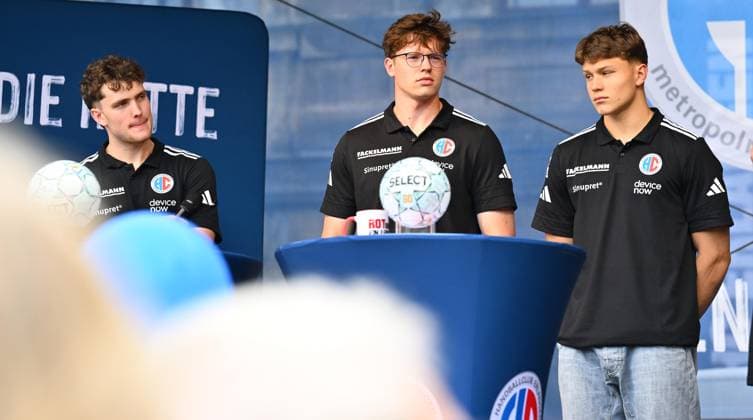 16.08.2025 - Handball - 1. Bundesliga - Saison 2025 2026 - HC Erlangen HCE - Veranstaltung Saisoneröffnung - - xwoxzix - David Sehnke ( HCE ) Lukas Frank (25, HC Erlangen HCE ) Maxsim Lochmann (85, HC Erlangen HCE )