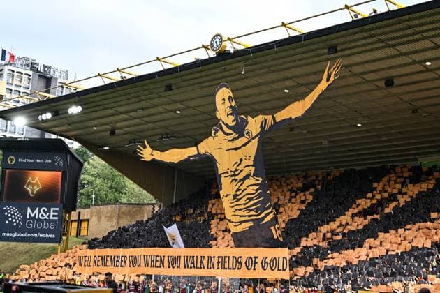 16th August 2025; Molineux Stadium, Wolverhampton, West Midlands, England; Premier League Football, Wolverhampton Wanderers versus Manchester City; A huge banner of Diogo Jota is unfurled before kick-off  GodfreyxPitt
