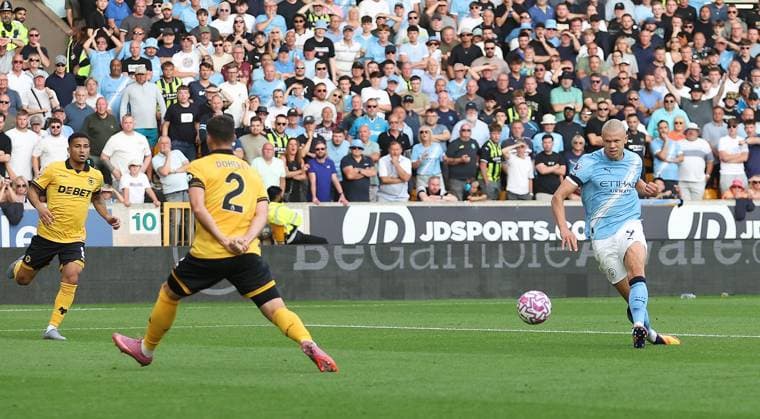 Erling Haaland of Manchester City scores a goal to make the score 0-3 Wolverhampton Wanderers v Manchester City, Premier League, Football, Molineux, Wolverhampton, UK - 16 Aug 2025Wolverhampton Molineux United Kingdom EDITORIAL USE ONLY No use with unauthorised audio, video, data, fixture lists, club league logos or live services. Online in-match use limited to 120 images, no video emulation. No use in betting, games or single club league player publications. Copyright: xKieranxMcManus Shutterstockx 15444080ao