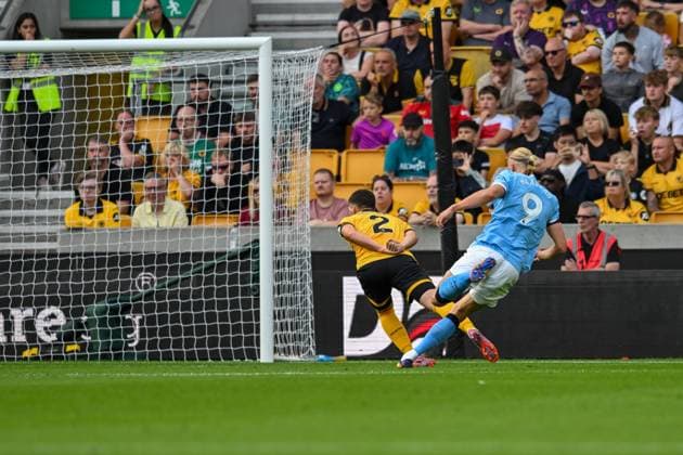 Wolverhampton Wanderers v Manchester City Premier League Erling Haland of Manchester City scores the third goal for the team during the Premier League match at Molineux, Wolverhampton UK Newspapers OUT Copyright: xKarlxVallantinex FIL-22109-0051