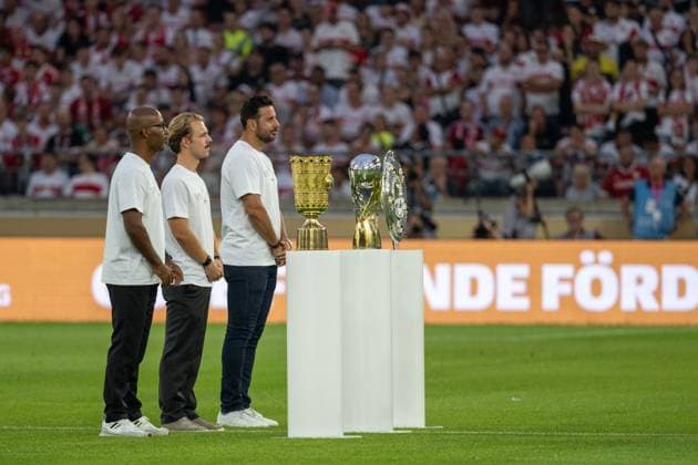 Trophaeen Pokale, Trophaee, Pokal GER, VfB Stuttgart vs. FC Bayern Muenchen, Fussball, Herren, Franz-Beckenbauer-Supercup 2025, Supercup, Spielzeit 2025 2026, 16.08.2025, DFL DFB REGULATIONS PROHIBIT ANY USE OF PHOTOGRAPHS AS IMAGE SEQUENCES AND OR QUASI-VIDEO, GER, VfB Stuttgart vs. FC Bayern Muenchen, Fussball, Herren, Franz-Beckenbauer-Supercup 2025, Supercup, Spielzeit 2025 2026, 16.08.2025 Stuttgart *** Trophaeen Pokale, Trophaee, Pokal GER, VfB Stuttgart vs FC Bayern Muenchen, Fußball, Herren, Franz Beckenbauer Supercup 2025, Supercup, Spielzeit 2025 2026, 16 08 2025, DFL DFB REGULATES PROHIBIT ANY USE OF PHOTOGRAPHS AS IMAGE SEQUENCES AND OR QUASI VIDEO, GER, VfB Stuttgart vs FC Bayern Muenchen, Football, Men, Franz Beckenbauer Supercup 2025, Supercup, Season 2025 2026, 16 08 2025 Stuttgart Copyright: xEibner-Pressefoto WolfgangxFrankx EP_WFK