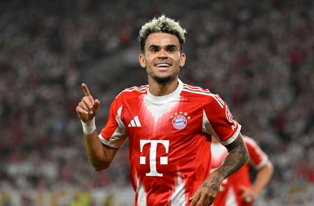 TOR zum 0:2 Luis Diaz FC Bayern Muenchen FCB (14) Torjubel Gestik Geste VfB Stuttgart vs FC Bayern Muenchen FCB 16.08.2025 Franz-Beckenbauer-Supercup 2025 DFL REGULATIONS PROHIBIT ANY USE OF PHOTOGRAPHS AS IMAGE SEQUENCES AND OR QUASI-VIDEO VfB Stuttgart vs FC Bayern Muenchen FCB *** GOAL for 0 2 Luis Diaz FC Bayern Muenchen FCB 14 Goal celebration Gesture Gesture VfB Stuttgart vs FC Bayern Muenchen FCB 16 08 2025 Franz Beckenbauer Supercup 2025 DFL REGULATIONS PROHIBIT ANY USE OF PHOTOGRAPHS AS IMAGE SEQUENCES AND OR QUASI VIDEO VfB Stuttgart vs FC Bayern Muenchen FCB
