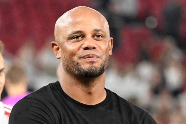 16.08.2025, xsltx, Fussball Supercup 2025, VfB Stuttgart - FC Bayern München v.l. Jubel, Freude über den Sieg Trainer head coach Vincent Kompany (FC Bayern Muenchen) (DFL DFB REGULATIONS PROHIBIT ANY USE OF PHOTOGRAPHS as IMAGE SEQUENCES and or QUASI-VIDEO) Stuttgart