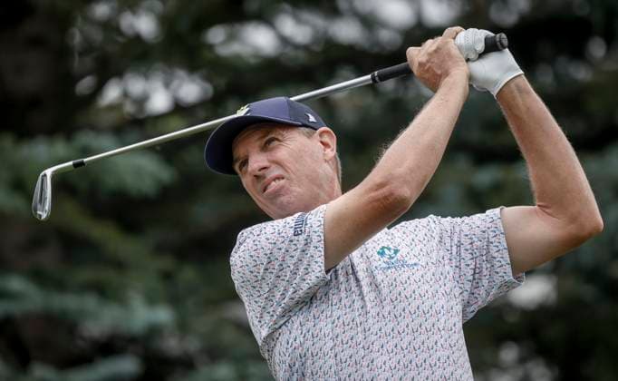 August 16, 2025, Calgary, Ab, CANADA: New Zealand s Steven Alker hits a tee shot on the fifth hole during the PGA, Golf Herren Tour Champions golf event in Calgary, Alta., Saturday, Aug. 16, 2025. Steven Alker  - ZUMAc35_ 20250816_zaf_c35_114 Copyright: xJeffxMcintoshx