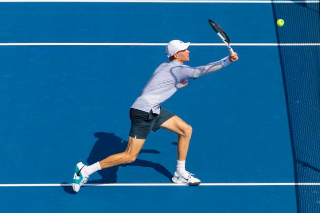 August 16, 2025, Mason, Ohio, USA: Mason, Ohio; Cincinnati Open Tennis Tournament - 2025 08 15 - Jannik Sinner plays a ball against opponent Terrence Atmane. Sinner won 7-6 6-2. - ZUMAPress Mason USA - ZUMAn24_ 20250816_zaf_n24_083 Copyright: xWallyxNellx