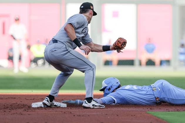 August 16, 2025: Kansas City Royals shortstop Bobby Witt Jr. (7) beats the tag from Chicago White Sox shortstop Colson Montgomery (12) and steals second base during the first inning at Kauffman Stadium in Kansas City, MO. CSM Kansas City United States of America - ZUMAc04_ 20250816_zma_c04_134 Copyright: xDavidxSmithx