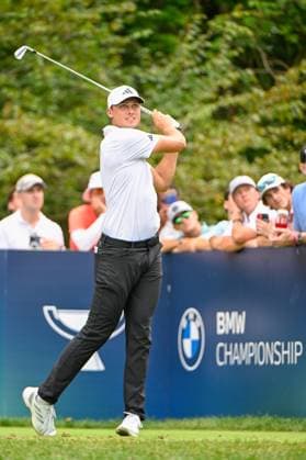 OWINGS MILLS, MD - AUGUST 16: Ludvig Aberg (SWE) watches his tee shot on 6 during the third round of the BMW Championship on August 16, 2025, at Caves Valley Golf Club, Owings Mills, Maryland. (Photo by Ken Murray Icon Sportswire) GOLF: AUG 16 PGA, Golf Herren FedEx Cup Playoffs - BMW Championship EDITORIAL USE ONLY Icon2508160143