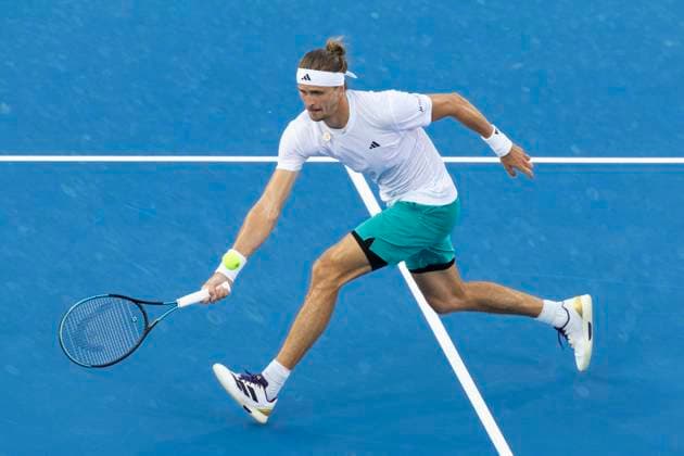 August 16, 2025, Mason, Ohio, USA: Mason, Ohio; Cincinnati Open Tennis Tournament - 2025 08 15 - Alexander (Sasha) Zverev plays a ball against opponent Carlos Alcaraz. - ZUMAPress Mason USA - ZUMAn24_ 20250816_zaf_n24_179 Copyright: xWallyxNellx