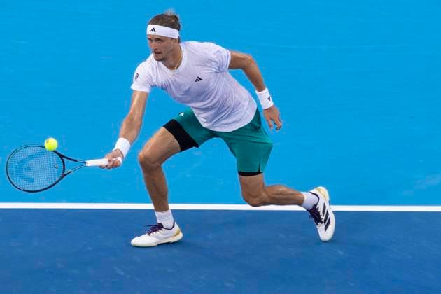 August 16, 2025, Mason, Ohio, USA: Mason, Ohio; Cincinnati Open Tennis Tournament - 2025 08 15 - Alexander (Sasha) Zverev plays a ball against opponent Carlos Alcaraz. - ZUMAPress Mason USA - ZUMAn24_ 20250816_zaf_n24_222 Copyright: xWallyxNellx
