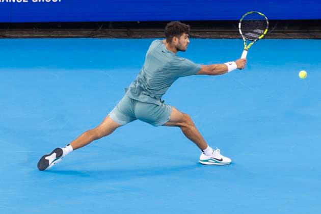 August 16, 2025, Mason, Ohio, USA: Mason, Ohio; Cincinnati Open Tennis Tournament - 2025 08 15 - Carlos Alcaraz plays a ball against opponent Alexander (Sasha) Zverev. - ZUMAPress Mason USA - ZUMAn24_ 20250816_zaf_n24_223 Copyright: xWallyxNellx