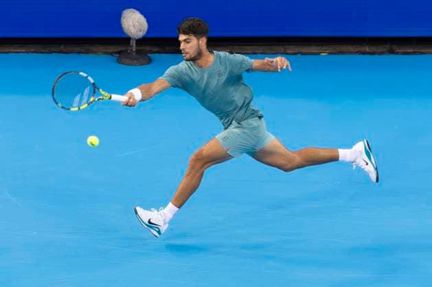August 16, 2025, Mason, Ohio, USA: Mason, Ohio; Cincinnati Open Tennis Tournament - 2025 08 15 - Carlos Alcaraz plays a ball against opponent Alexander (Sasha) Zverev. - ZUMAPress Mason USA - ZUMAn24_ 20250816_zaf_n24_251 Copyright: xWallyxNellx