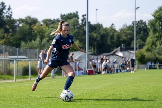 Jill Janssens (TSG Hoffenheim, 09) am Ball, GER, TSG 1899 Hoffenheim vs FC Basel, Fussball Frauen Bundesliga Testspiel, Saison 2025 2026, 16.08.2025 GER, TSG 1899 Hoffenheim vs FC Basel, Fussball Frauen Bundesliga Testspiel, Saison 2025 2026, 16.08.2025 St. Leon Copyright: xEibner-Pressefoto Memmlerx EP_MMR