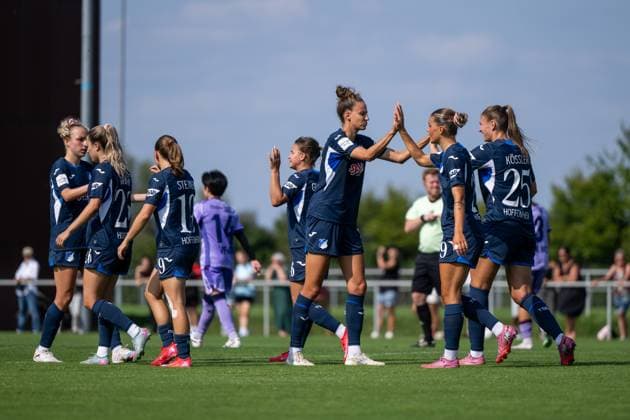 Franziska Harsch (TSG Hoffenheim, 17), Selina Cerci (TSG Hoffenheim, 29), Melissa Koessler (TSG Hoffenheim, 25), Marie Steiner (TSG Hoffenheim, 19), Janna Grimm (TSG Hoffenheim, 26), Vanessa Diehm (TSG Hoffenheim, 06) jubeln ueber das Tor zum 4:0, GER, TSG 1899 Hoffenheim vs FC Basel, Fussball Frauen Bundesliga Testspiel, Saison 2025 2026, 16.08.2025 GER, TSG 1899 Hoffenheim vs FC Basel, Fussball Frauen Bundesliga Testspiel, Saison 2025 2026, 16.08.2025 St. Leon Copyright: xEibner-Pressefoto Memmlerx EP_MMR