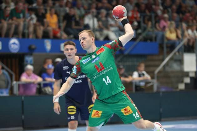 17.08.2025, xgox, Handball - Wartburg Cup SC Magdeburg - Skanderborg Handbold emspor, v.l. Omar Ingi Magnusson (Magdeburg, 14) beim Siebenmeter Eisenach