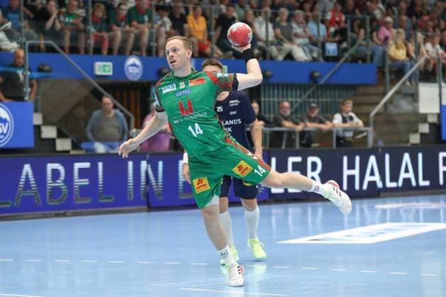17.08.2025, xgox, Handball - Wartburg Cup SC Magdeburg - Skanderborg Handbold emspor, v.l. Omar Ingi Magnusson (Magdeburg, 14) beim Siebenmeter Eisenach