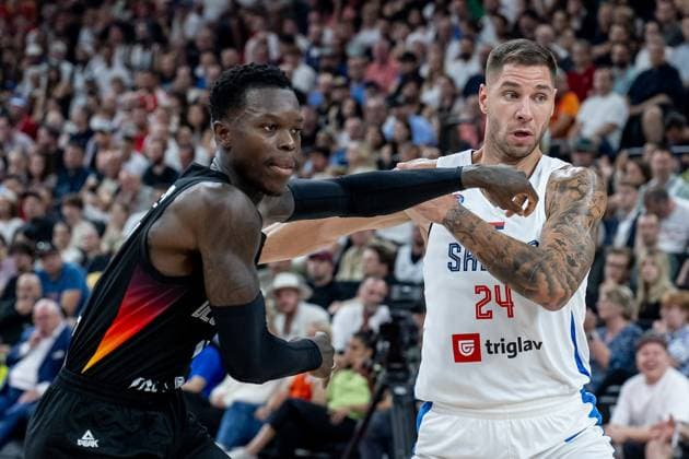 Dennis Schroeder (Deutschland, 17) gegen Stefan Jovic (Serbien, 24) GER, Deutschland vs. Serbien, Basketball, DBB Turkish Airlines Supercup 2025, Finale, 16.08.2025. GER, Deutschland vs. Serbien, Basketball, DBB Turkish Airlines Supercup 2025, Finale, 16.08.2025. Muenchen Copyright: xEibner-Pressefoto HeikexFeinerx EP_HFR