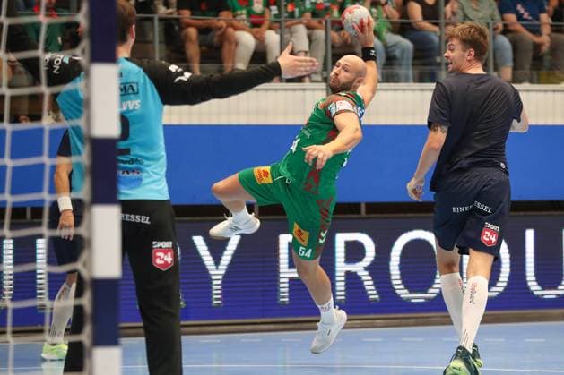 17.08.2025, xgox, Handball - Wartburg Cup SC Magdeburg - Skanderborg Handbold emspor, v.l. Oscar Bergendahl (Magdeburg, 54) wirft Tor, Torschuetze, erzielt Tor, Treffer, scores the goal Eisenach