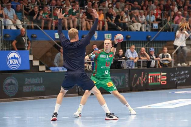17.08.2025, xgox, Handball - Wartburg Cup SC Magdeburg - Skanderborg Handbold emspor, v.l. Omar Ingi Magnusson (Magdeburg, 14) wirft Tor, Torschuetze, erzielt Tor, Treffer, scores the goal Eisenach