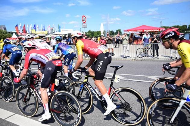 17.08.2025 xkhx Hamburg ADAC CYCLASSICS 2025 - Radsportevent - Binnenalster