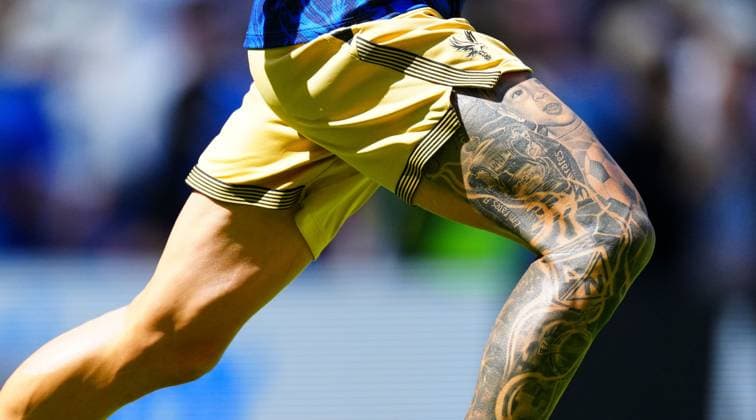 Daniel Munoz of Crystal Palace with an FA Cup tattoo on his leg Chelsea v Crystal Palace, Premier League, Football, Stamford Bridge, London, UK - 17 Aug 2025London Stamford Bridge United Kingdom EDITORIAL USE ONLY No use with unauthorised audio, video, data, fixture lists, club league logos or live services. Online in-match use limited to 120 images, no video emulation. No use in betting, games or single club league player publications. Copyright: xJavierxGarcia Shutterstockx 15439698x