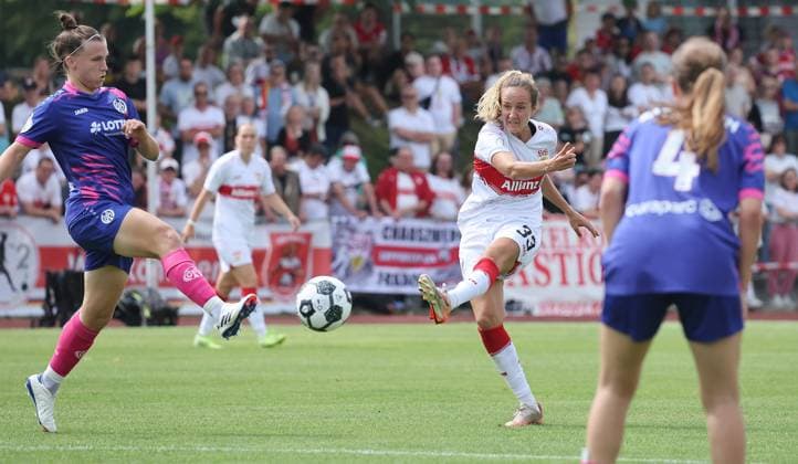 Stuttgart , DFB Pokal Frauen VfB Stuttgart vs. 1. FSV Mainz 05 , Fabienne Dongus ( VfB )