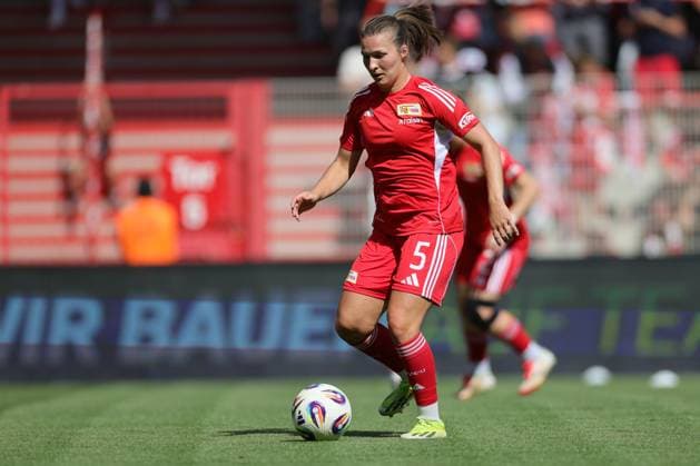 1. Bundesliga Frauen (Testspiel) : Union Berlin - Real Madrid Katja Orschmann (Union Berlin 5), während der Begegnung in der 1. Bundesliga Frauen (Testspiel) : Union Berlin - Real Madrid in Berlin, Stadion An der alten Försterei , am 17.08.2025. DFB regulations prohibit any use of photographs as image sequences and or quasi video. Copyright: xBEAUTIFULxSPORTS Frankex