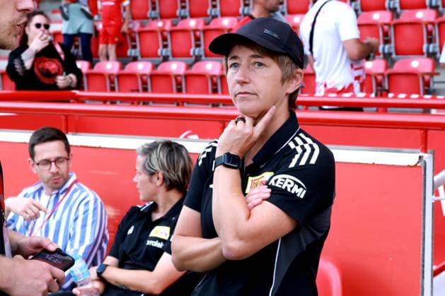 DEU, 2.BL, Frauen, 1.FC Union vs. Real Madrid, 17.08.2025, Stadion Alte Foersterei, Berlin, DEU, 2.BL, Frauen, 1.FC Union vs. Real Madrid, im Bild: Cheftrainerin Ailien Poese (1.FC Union Berlin) DFL - regulations prohibit any use of Photographs as image sequences and or quasi-video