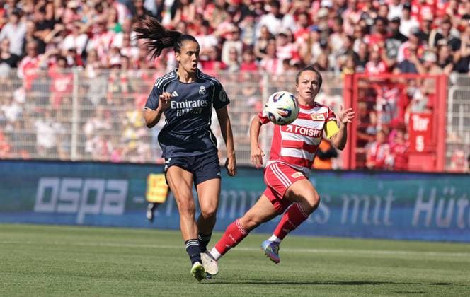 Rocio Galvez am Ball, Lisa Heiseler Zweikampf Spielszene Aktion Fußball Fussball Testspiel Frauen Damen Bundesliga Saison 2025 2026 17.08.2025 1.FC Union Berlin vs Real Madrid CF DFL regulations prohibit any use of photographs as image sequences and or quasi-video