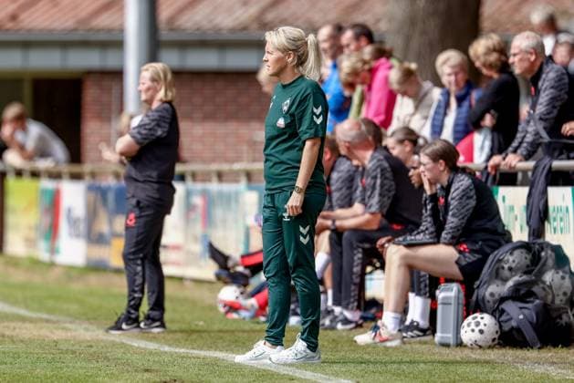 Friederike Kromp (Fritzy Kromp, Trainerin, Cheftrainerin, SV Werder Bremen), 17.08.2025, Bramsche (Deutschland), Fussball, Testspiel Frauen, SV Werder Bremen - FC Twente Enschede