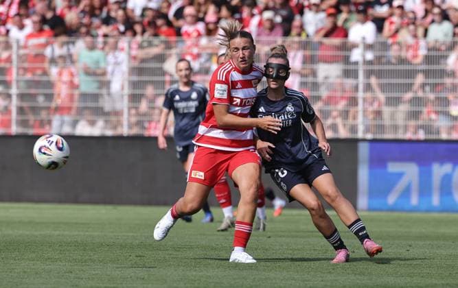 Tanja Pawollek am Ball, Irune Zweikampf Spielszene Aktion Fußball Fussball Testspiel Frauen Damen Bundesliga Saison 2025 2026 17.08.2025 1.FC Union Berlin vs Real Madrid CF DFL regulations prohibit any use of photographs as image sequences and or quasi-video