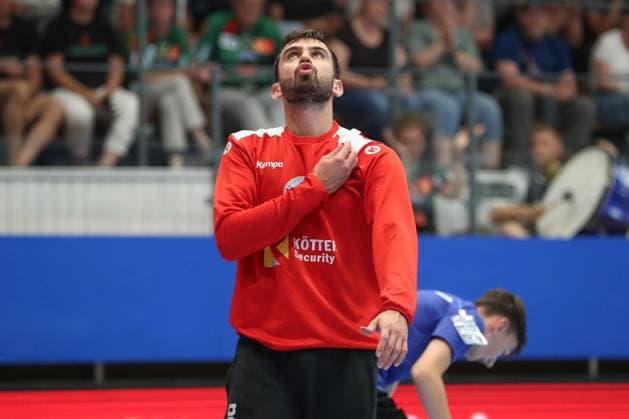 17.08.2025, xgox, Handball - Wartburg Cup ThSV Eisenach - TBV Lemgo-Lippe emspor, v.l. Matija Spikic (Eisenach, 1) enttaeuscht, schaut enttaeuscht, niedergeschlagen, disappointed Eisenach
