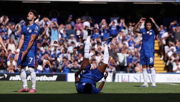 London, England, 17th August 2025. Estevao of Chelsea falls to the floor after missing a shot on goal during the Chelsea vs Crystal Palace Premier League match at Stamford Bridge, London. Picture credit should read: Paul Terry Sportimage EDITORIAL USE ONLY. No use with unauthorised audio, video, data, fixture lists, club league logos or live services. Online in-match use limited to 120 images, no video emulation. No use in betting, games or single club league player publications. SPI_038_PT_Chelsea_Crystal_Palace SPI-4073-0039
