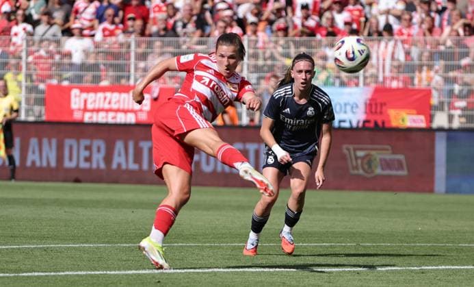 Dina Orschmann schiesst Einzelbild Freisteller Aktion Fußball Fussball Testspiel Frauen Damen Bundesliga Saison 2025 2026 17.08.2025 1.FC Union Berlin vs Real Madrid CF DFL regulations prohibit any use of photographs as image sequences and or quasi-video