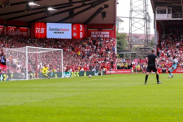 Nottingham Forest FC v Brentford FC, Premier League Igor Thiago of Brentford takes his penalty making it 3-1 during the Nottingham Forest FC v Brentford FC English Premier League match at the City Ground, Nottingham, United Kingdom on 17 August 2025 Credit: Ryan Crockett Every Second Media Editorial use only. All images are copyright Every Second Media Limited. No images may be reproduced without prior permission. All rights reserved. Premier League and Football League images are subject to licensing agreements with Football DataCo Limited. see https: www.football-dataco.com Copyright: xIMAGO EveryxSecondxMediax ESM-1555-0066 RyanxCrockettx xEveryxSecondxMediax