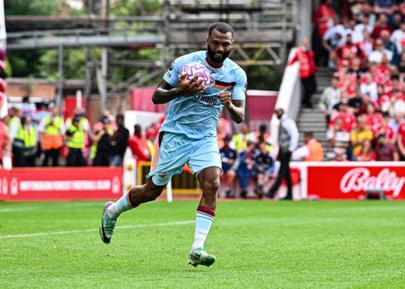 17th August 2025; The City Ground, Nottingham, England; Premier League Football, PL, Nottingham Forest versus Brentford; Igor Thiago of Brentford celebrates scoring in the 78th minute to make the score 3-1  GodfreyxPitt