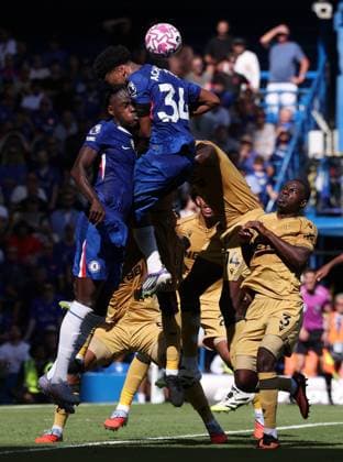 London, England, 17th August 2025. Trevoh Chalobah of Chelsea and Josh Acheampong of Chelsea clash for attempting to both play the same ball during the Chelsea vs Crystal Palace Premier League match at Stamford Bridge, London. Picture credit should read: Paul Terry Sportimage EDITORIAL USE ONLY. No use with unauthorised audio, video, data, fixture lists, club league logos or live services. Online in-match use limited to 120 images, no video emulation. No use in betting, games or single club league player publications. SPI_084_PT_Chelsea_Crystal_Palace SPI-4073-0085